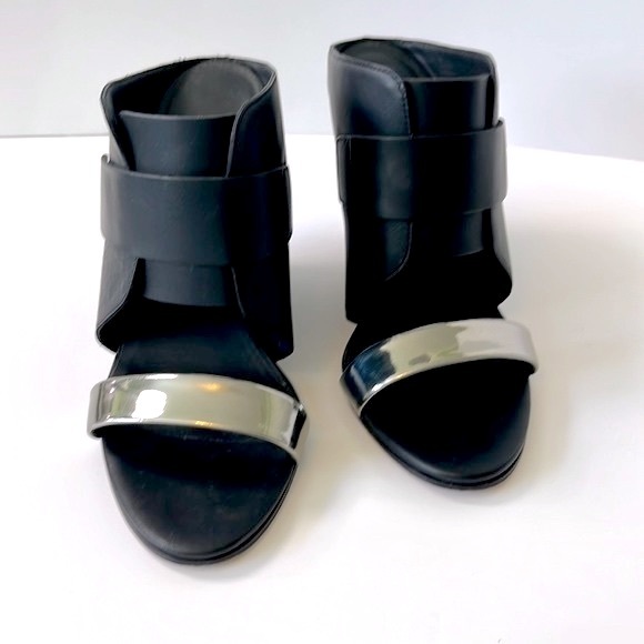 Vince 'Karina' Leather Wedge Sandal, size 8.5 - Picture 4 of 10